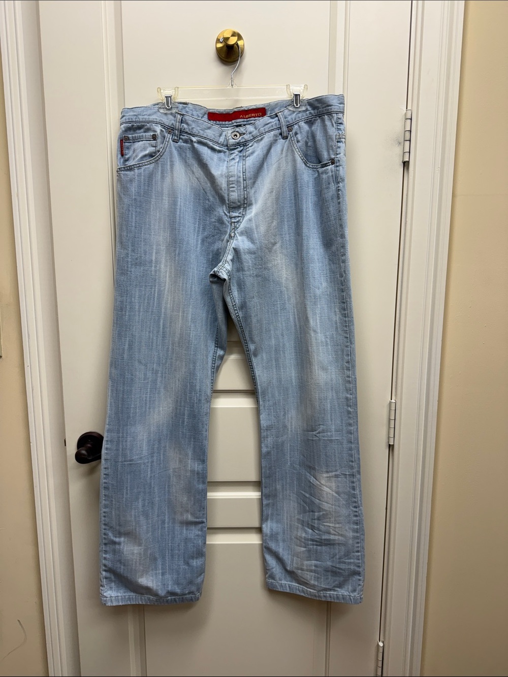 Alberto Light Wash Relaxed Fit Men's Jeans -
